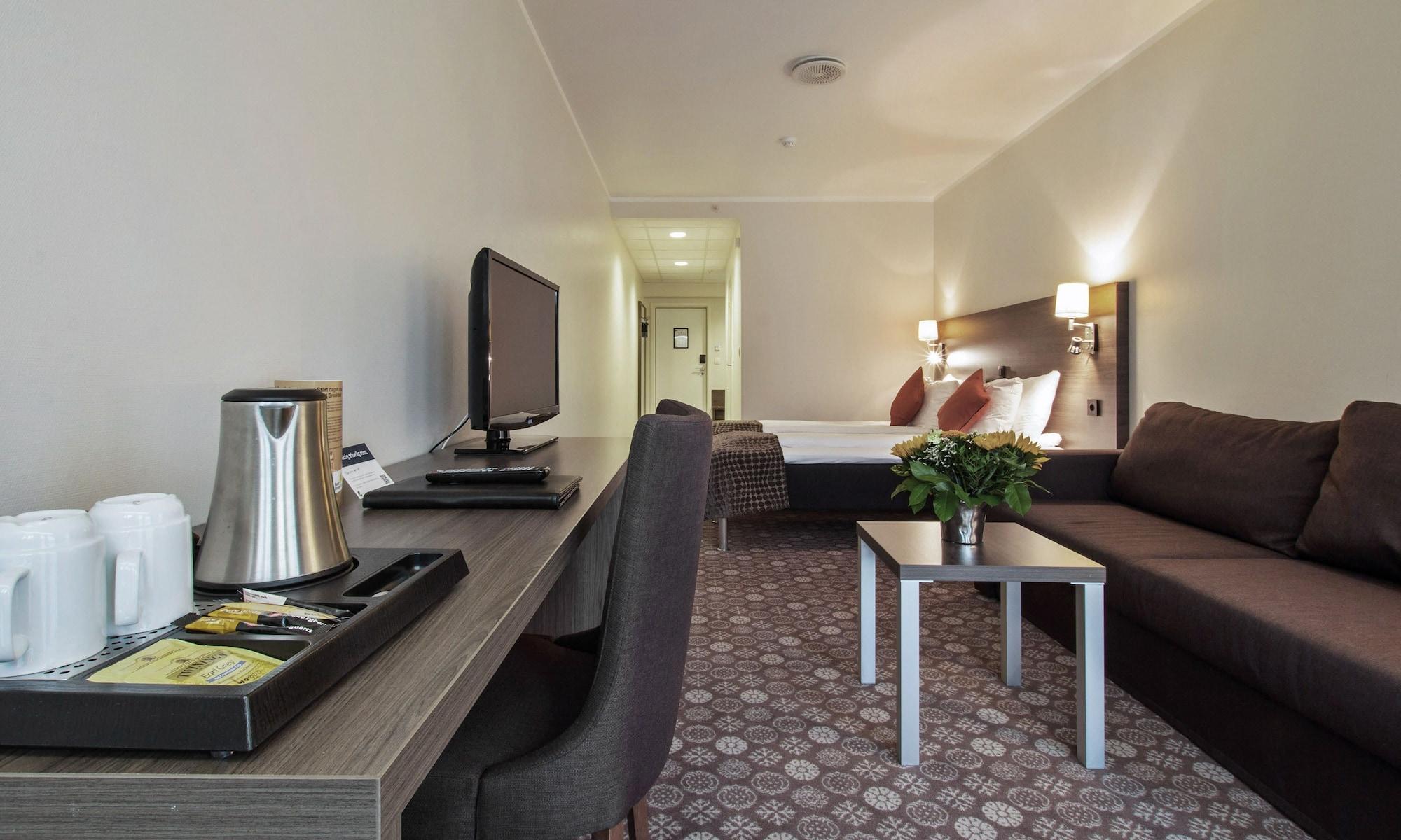Thon Partner Hotel Baronen Олесун Екстериор снимка