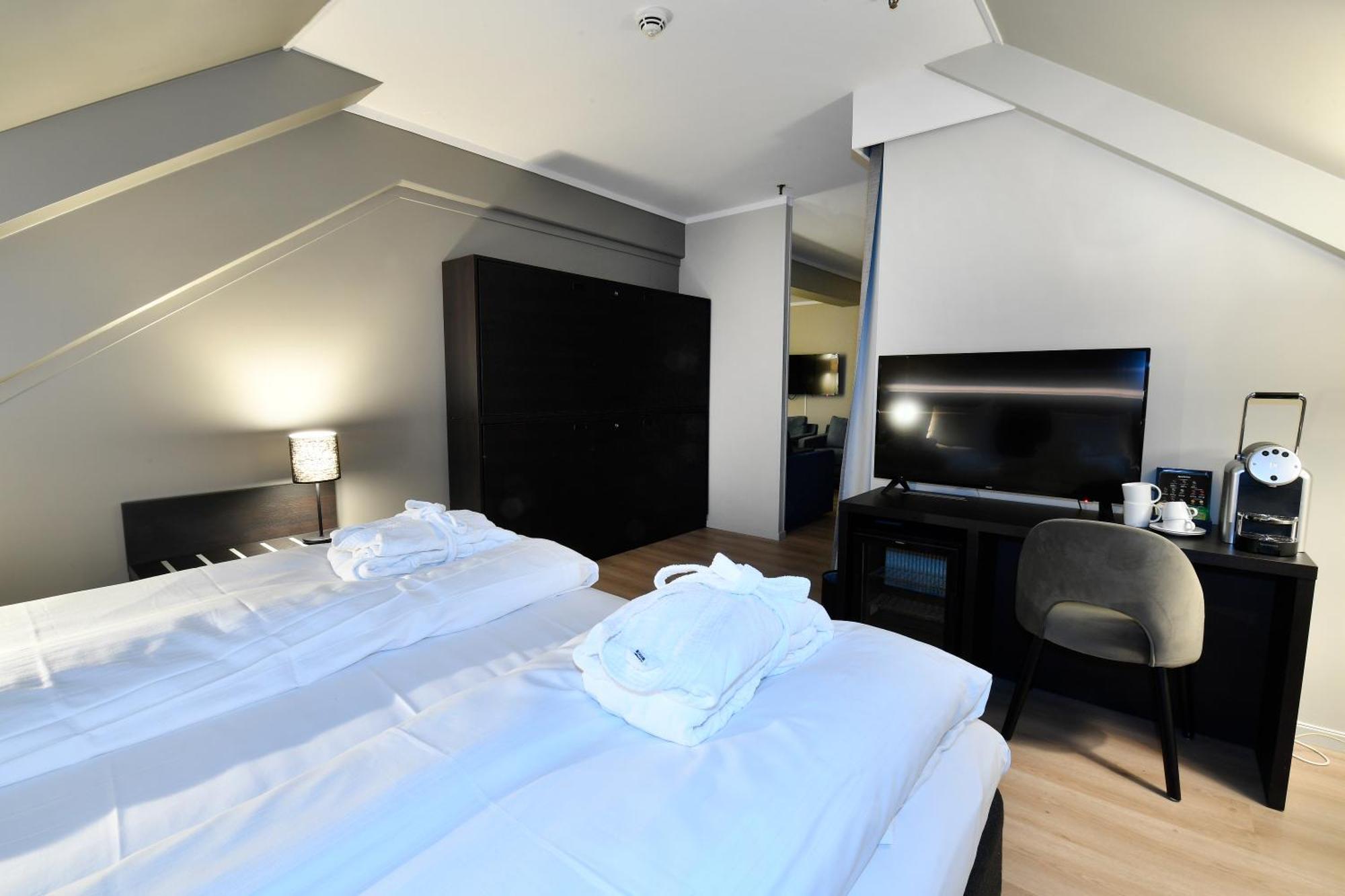 Thon Partner Hotel Baronen Олесун Екстериор снимка