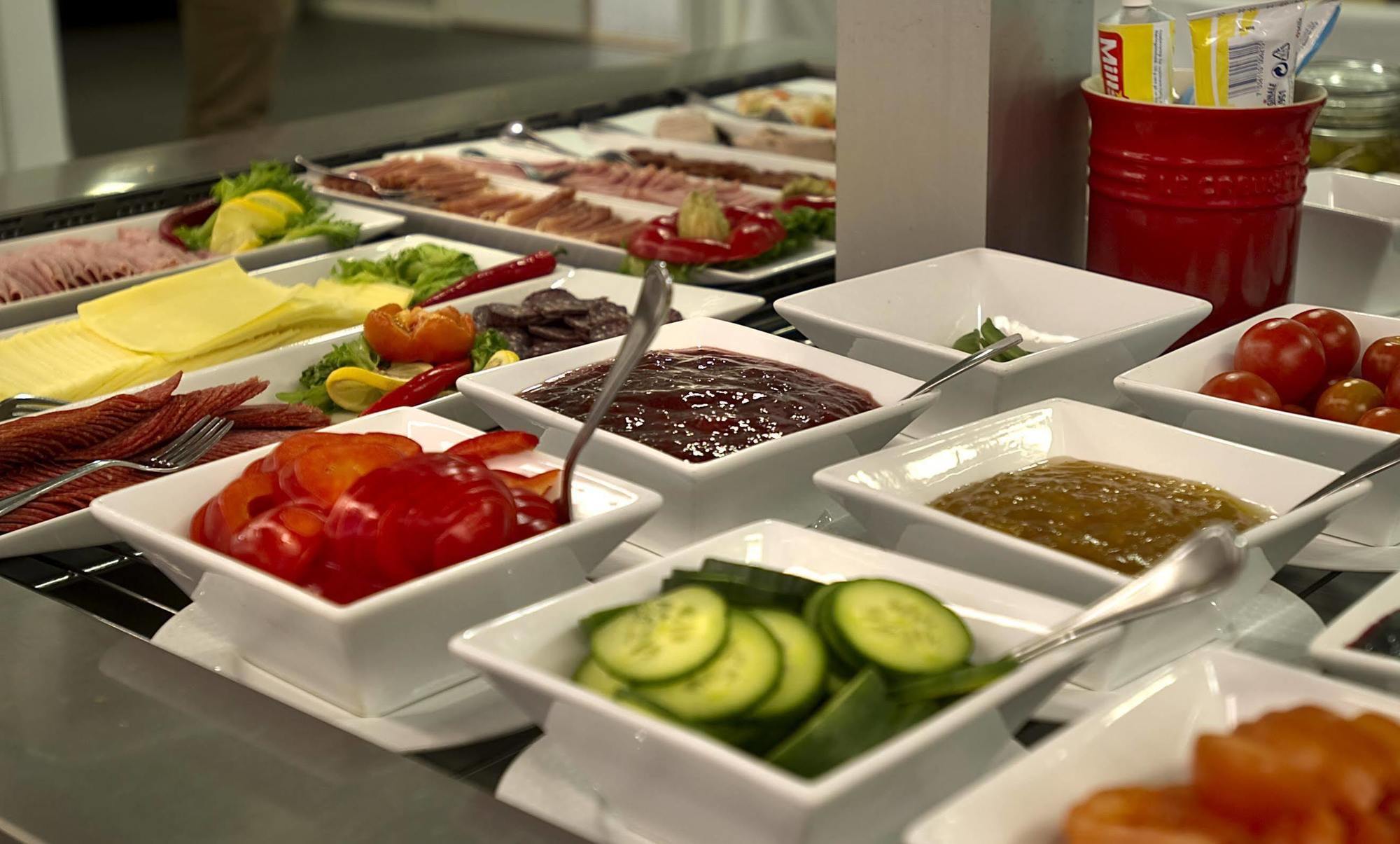 Thon Partner Hotel Baronen Олесун Екстериор снимка