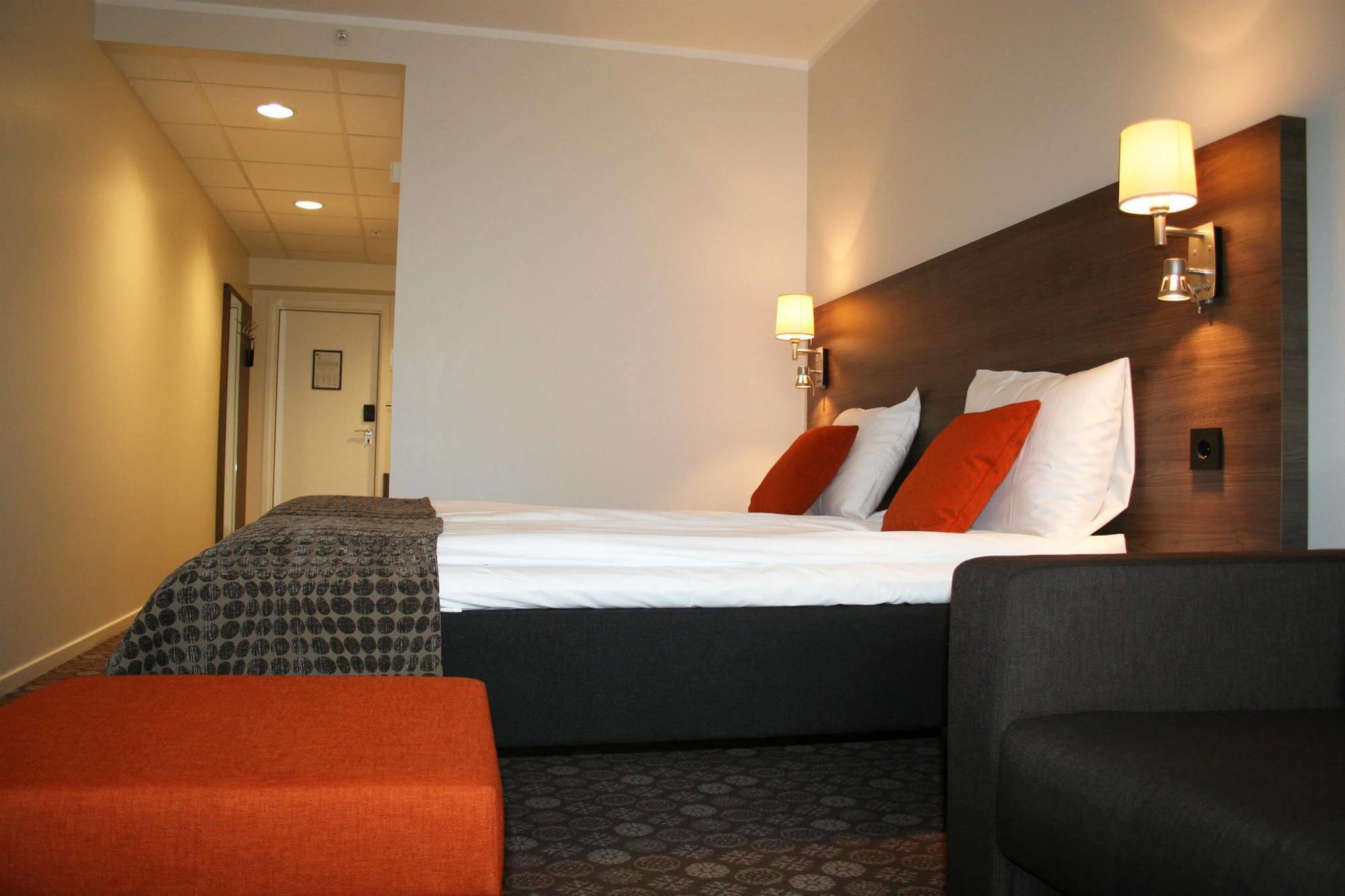 Thon Partner Hotel Baronen Олесун Екстериор снимка
