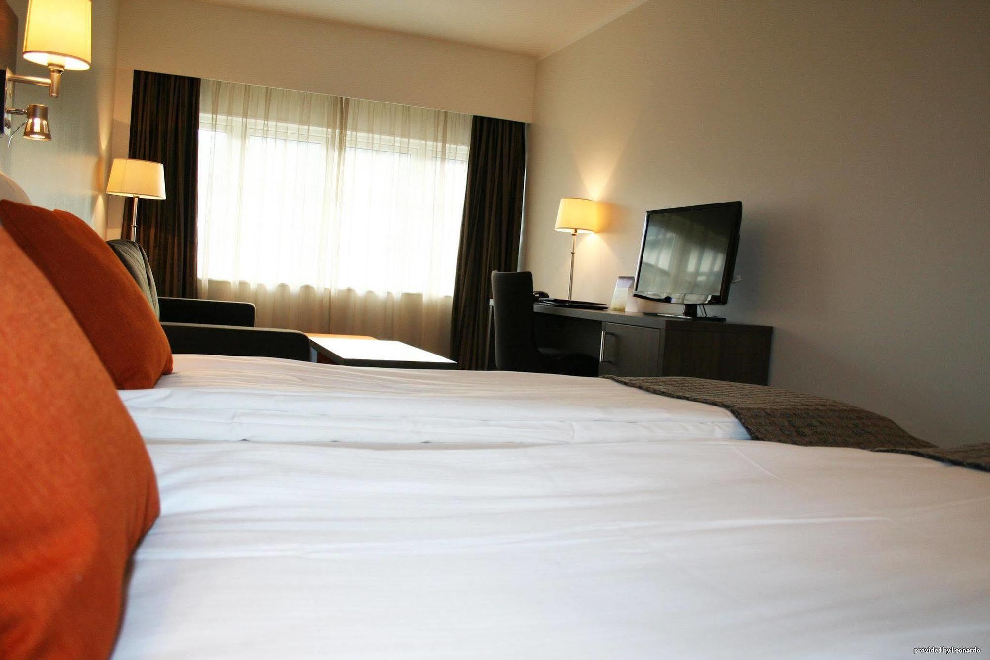 Thon Partner Hotel Baronen Олесун Екстериор снимка